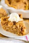 Apple Crumble Pie with ice cream