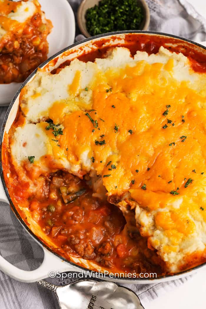 Shepherd's Pie is a traditional Irish dish. Made with ground lamb, peas and carrots, and a mashed potato crust, this dish can be served any day of the week. #shepherdspie #groundlamb #groundbeef #spendwithpennies Shepherd's Pie Recipe in a pot