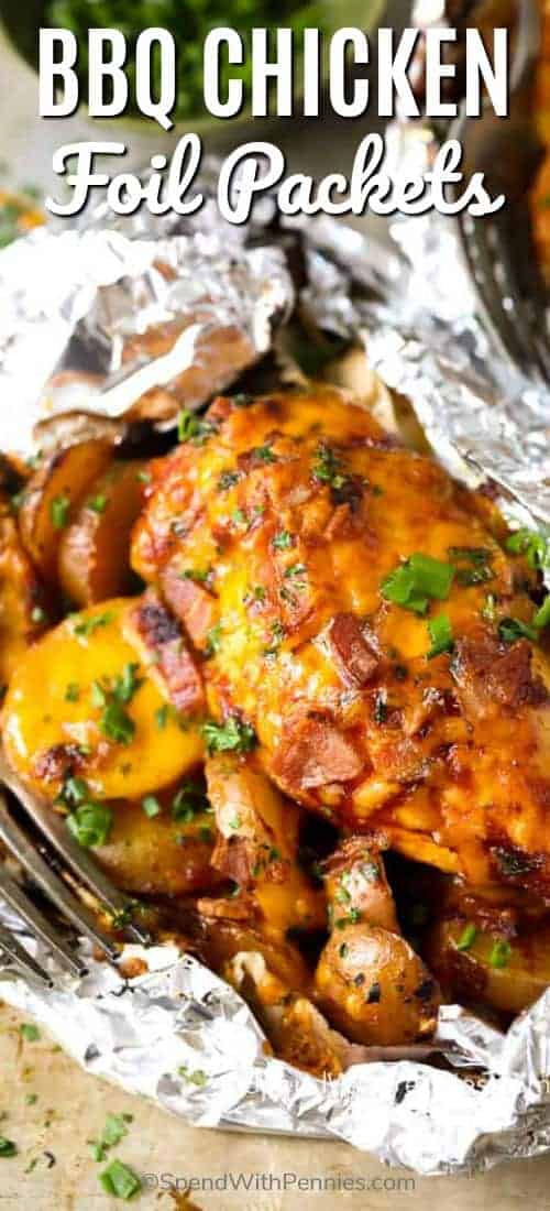 Barbecue Chicken Foil Packets are a fun and easy dinner recipe that the whole family will love. #spendwithpennies #chickenrecipe #foilpackets #easydinner #grilledchicken #withpotatoes #simpledinner #withcheese #withbacon