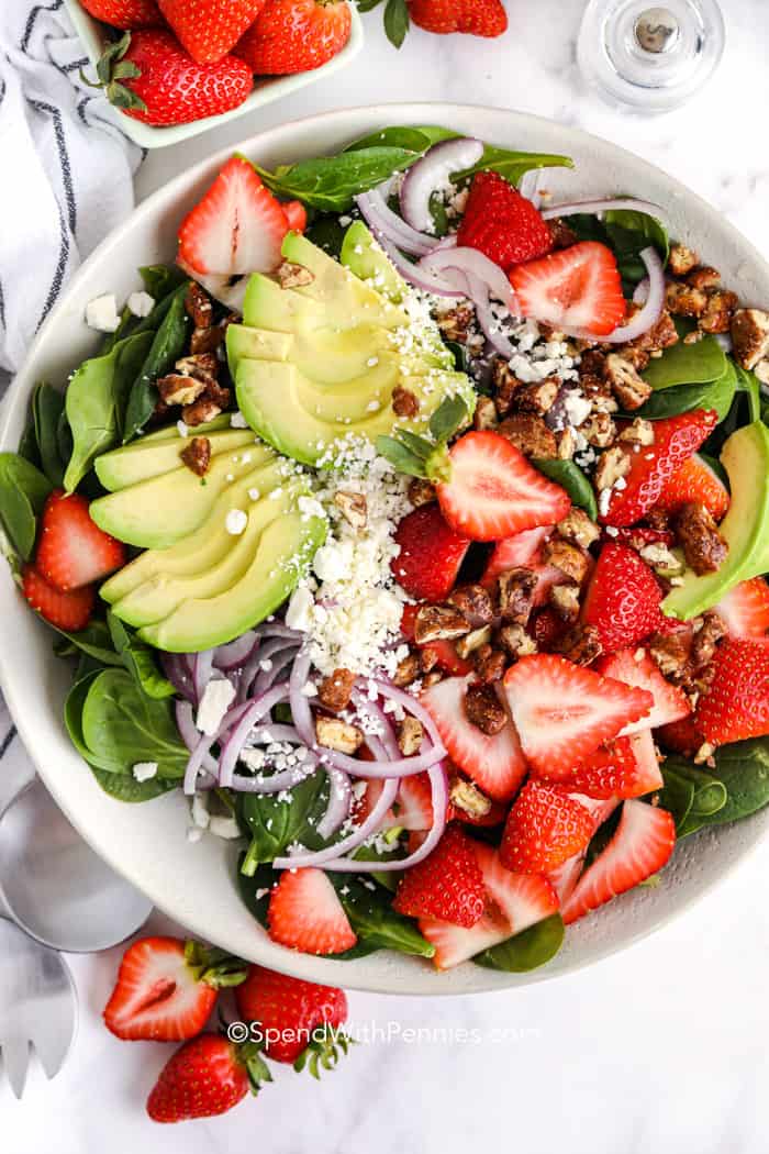 strawberry spinach salad with avocado