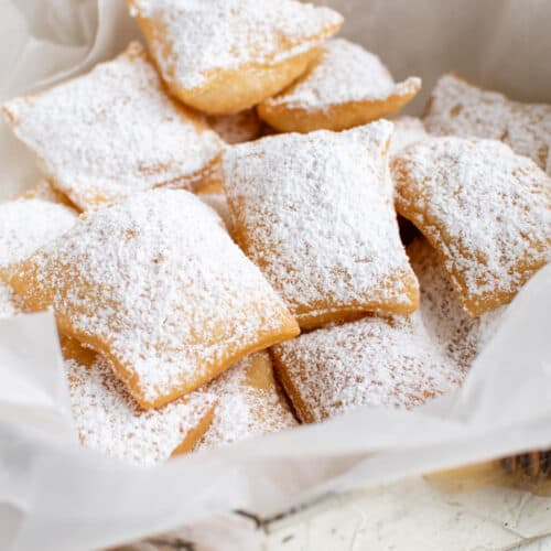 Sopapillas with icing sugar