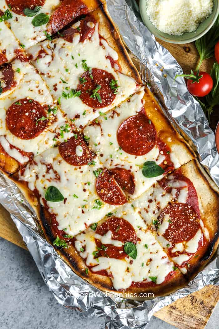 How to Make Grilled Pizza