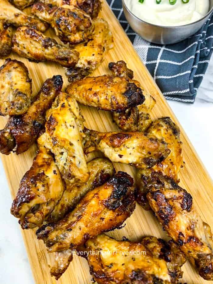 Air Fryer Garlic Parmesan Chicken Wings from everythingairfryer