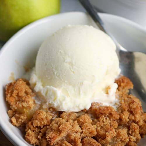 Apple Crumble with ice cream