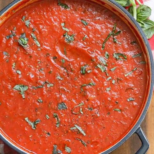 Easy Marinara Sauce in a pot