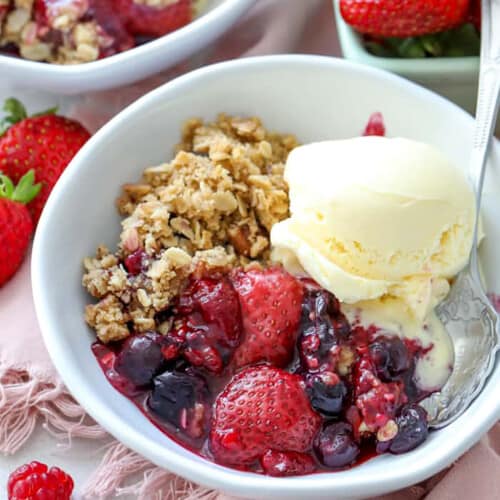 Mixed Berry Crisp in bowls