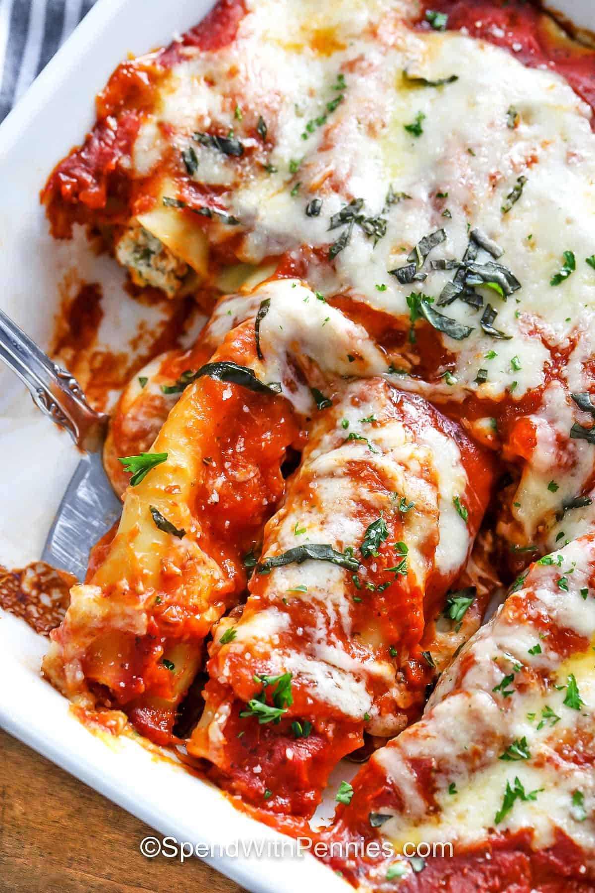 close up of Cheese Cannelloni pasta