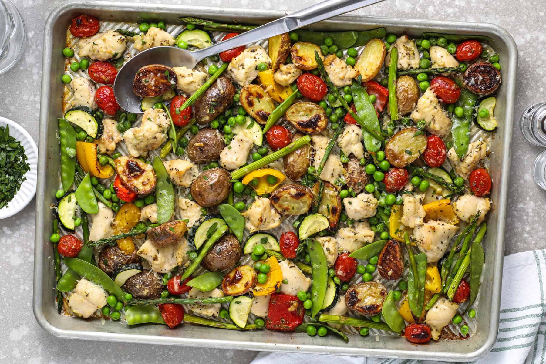 sheet pant chicken and vegetables