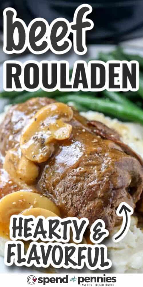 Jautienos ruladenas sujungia jautienos, garstyčių, šoninės, svogūnų ir marinuotų agurkų patiekalą, kuris gražiai paruduoja ir troškina iki neįtikėtinai minkštos. Verdant pikantiškas sultinys virsta kvapniu padažu, kuris puikiai dera su bulvių koše ar špagatu. Šis sotus vokiškas klasikinis patiekalas yra paguodos patiekalas, kurio paruošimas yra paprastas, o kiekvienas kąsnis pasižymi dideliu naminiu skoniu. #išleisti su centais sotus ir kvapnus jautienos ruladenas su raštu