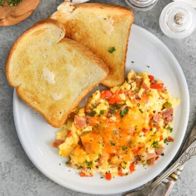 A Denver scramble egg recipe for breakfast with toast and butter