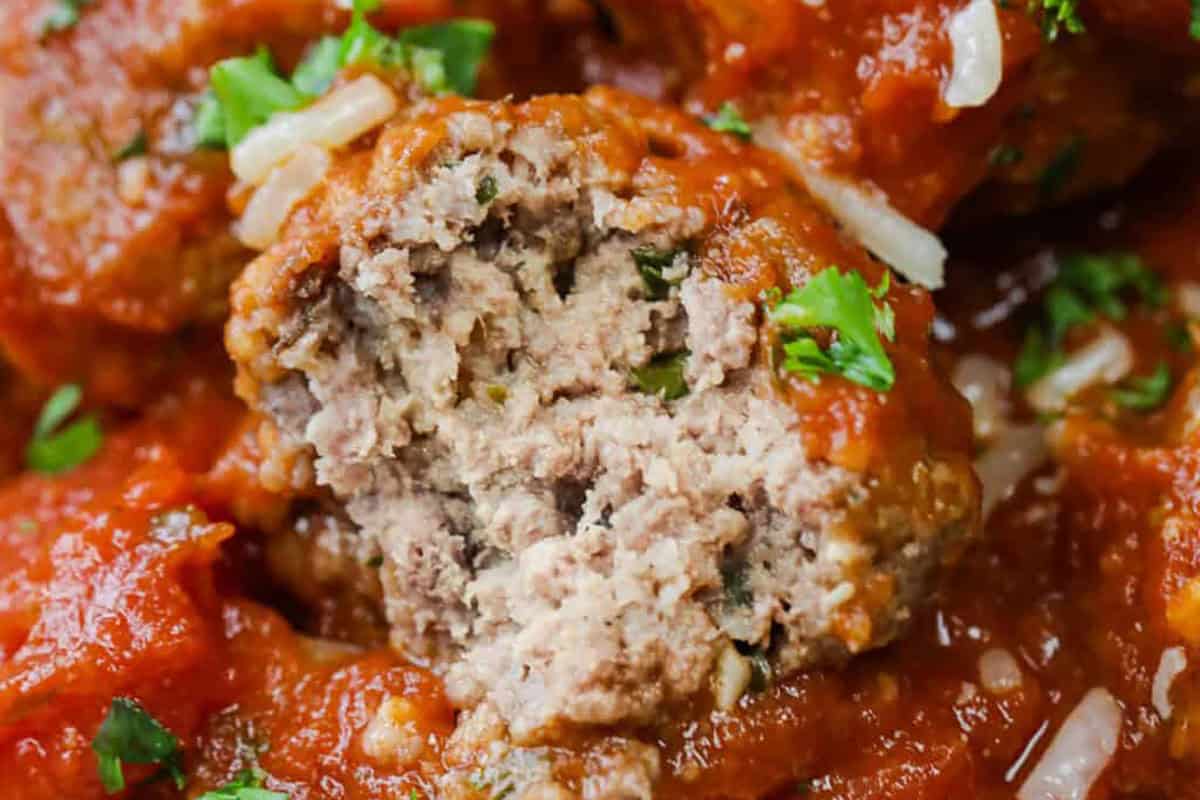 Juicy Crockpot Meatballs in a Rich Tomato Sauce
