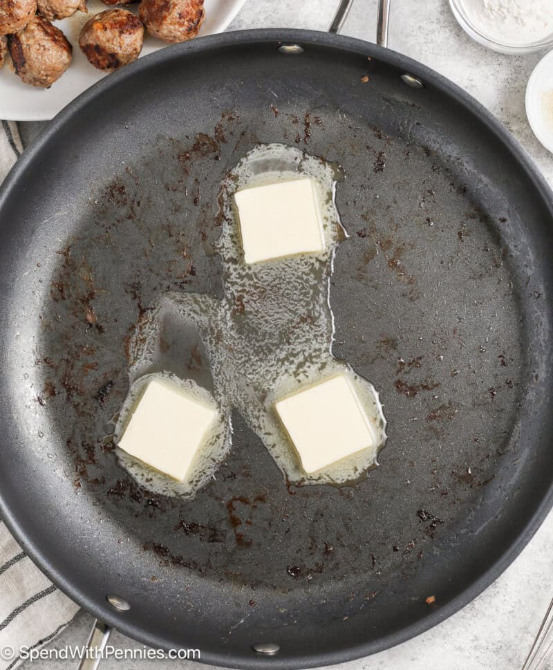 Making sauce for Swedish meatballs in a skillet