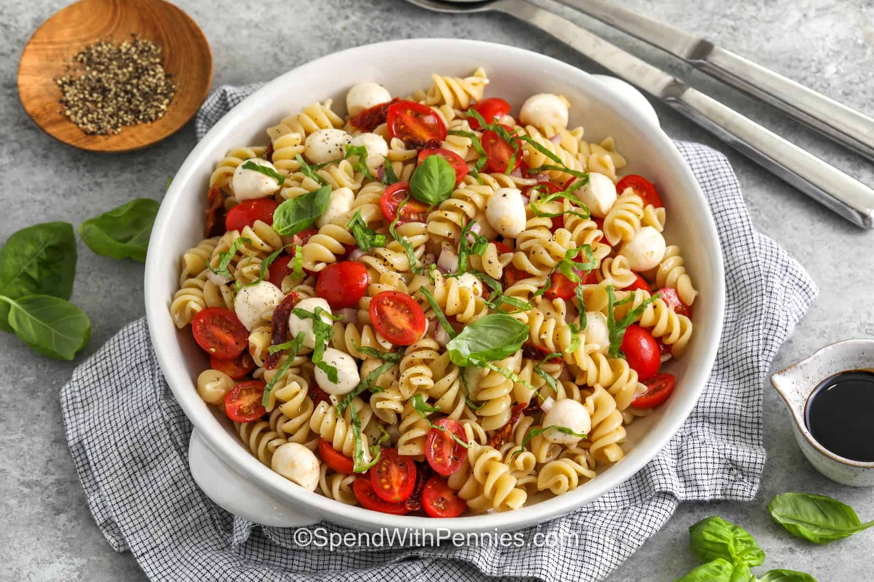 A Juicy Tomato Pasta Salad for BBQ Season