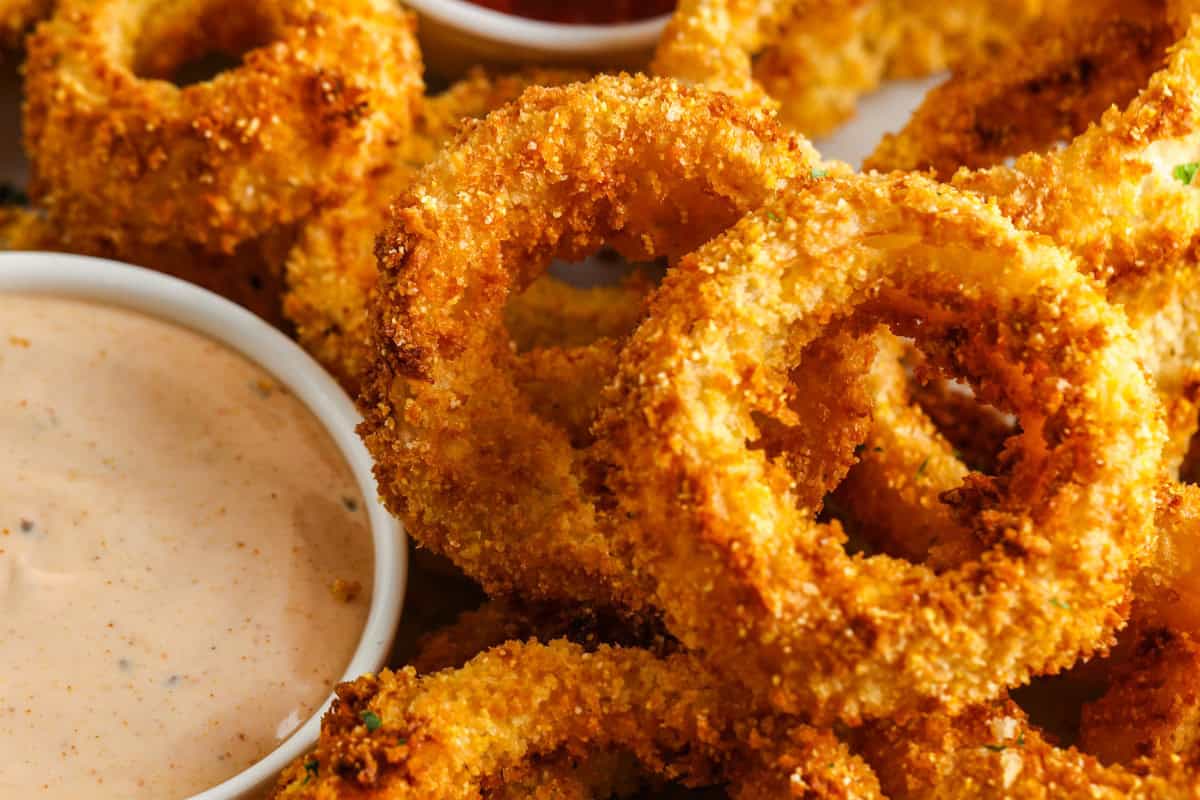 The Secret to Crispy Onion Rings Without a Deep Fryer